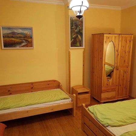 Viktor Vendeghaz Apartment โทไก ภายนอก รูปภาพ
