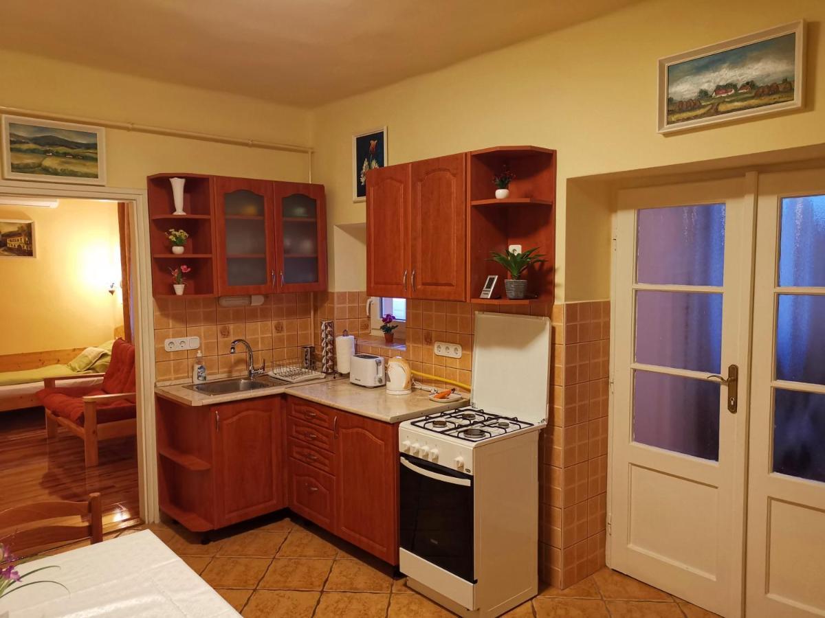 Viktor Vendeghaz Apartment โทไก ภายนอก รูปภาพ