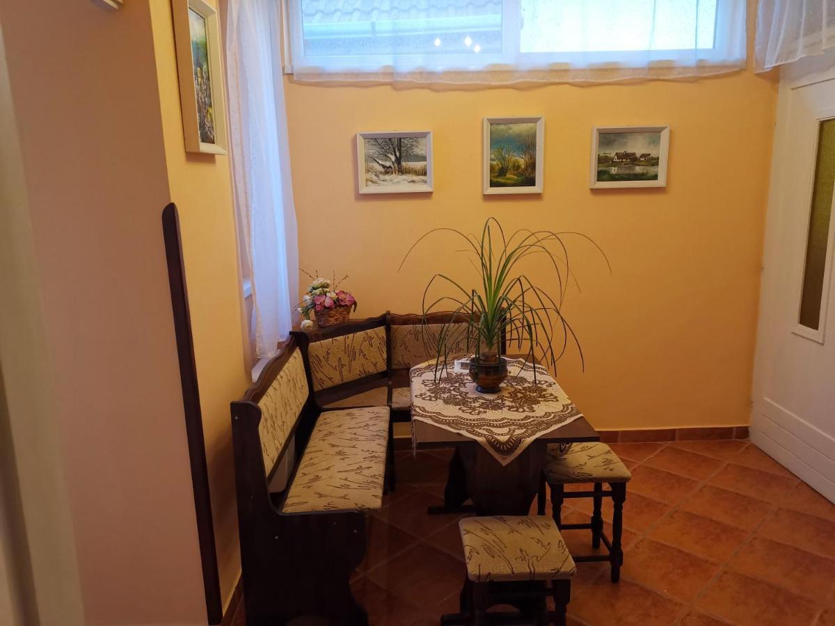 Viktor Vendeghaz Apartment โทไก ภายนอก รูปภาพ