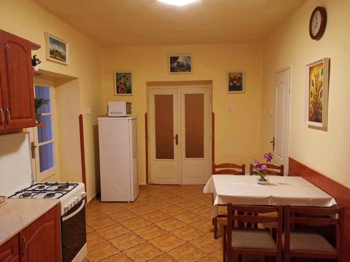 Viktor Vendeghaz Apartment โทไก ภายนอก รูปภาพ