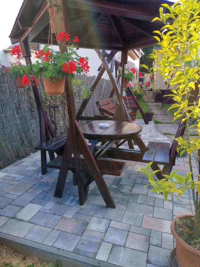 Viktor Vendeghaz Apartment โทไก ภายนอก รูปภาพ