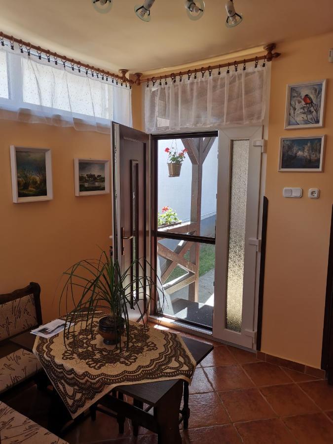 Viktor Vendeghaz Apartment โทไก ภายนอก รูปภาพ