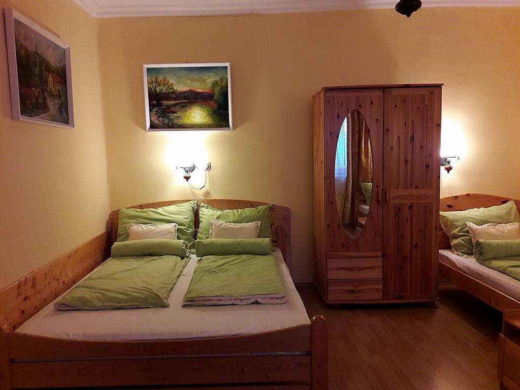 Viktor Vendeghaz Apartment โทไก ภายนอก รูปภาพ
